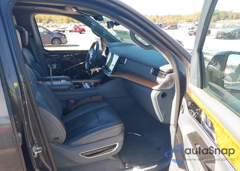 2022 Jeep Grand Wagoneer Series Ii 4X4 z USA, uszkodzony, nr VIN 1C4SJVFJ6NS139709